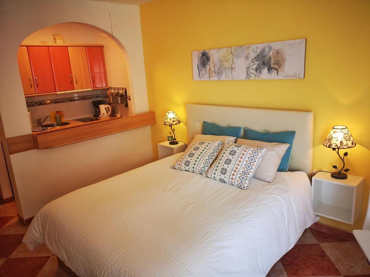 Studio Beso Del Mar Lejlighed Nerja Eksteriør billede